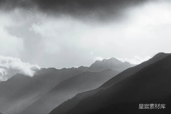 高清摄影 云雾缭绕的山峦