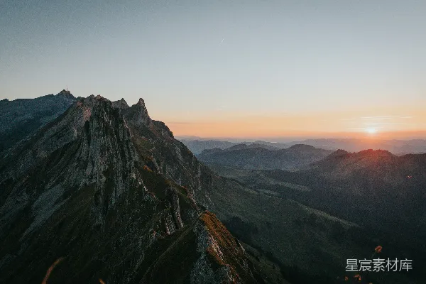 高清摄影 雄伟山峦的曙光