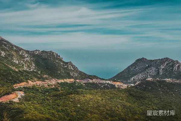 高清摄影 一座山间的山谷
