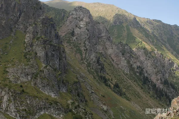 高清摄影 一座巨大的岩石山