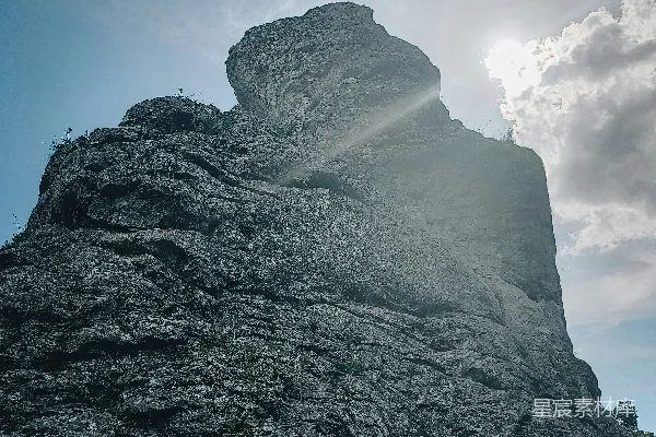 高清摄影 一座大岩石山