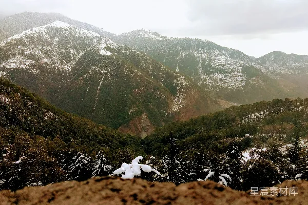 高清摄影 白天的青山绿水