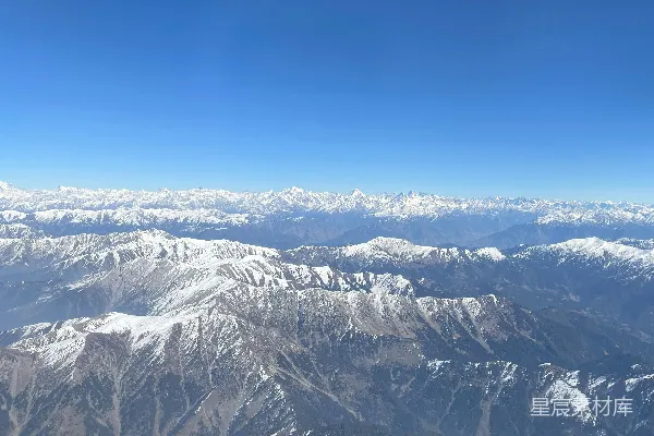 高清摄影 从飞机上看雪覆盖的山脉