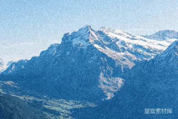 高清摄影 雪山俯瞰着绿色的山谷和蓝天。