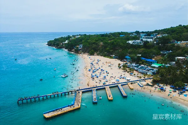 高清摄影 海滩和码头的空中俯瞰图
