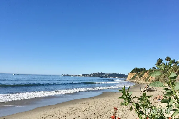 高清摄影 从远处看海滩和海洋的景色