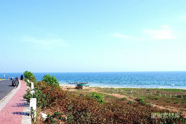 高清摄影 一条长长的沿海公路