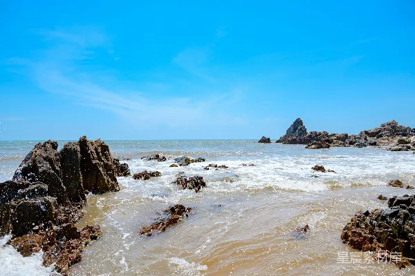 高清摄影 从岩石海岸眺望大海的景象