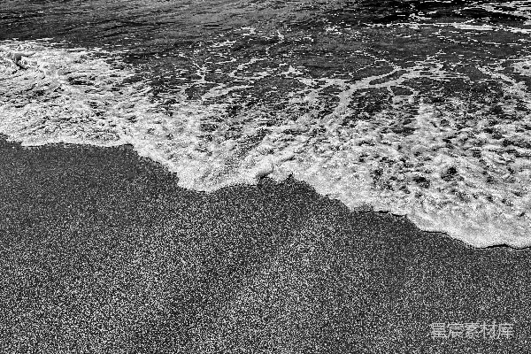 高清摄影 海浪拍打着沙滩。