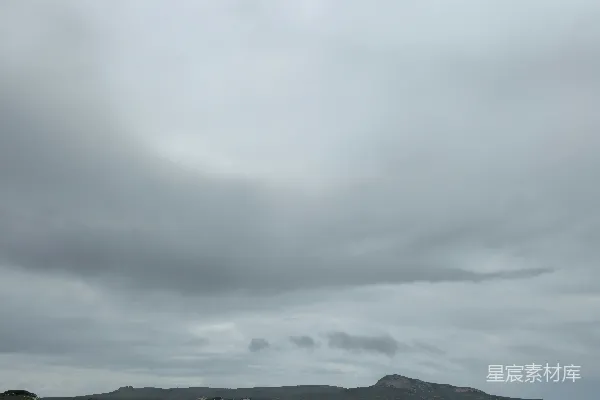 高清摄影 从山上俯瞰一片水域的景象