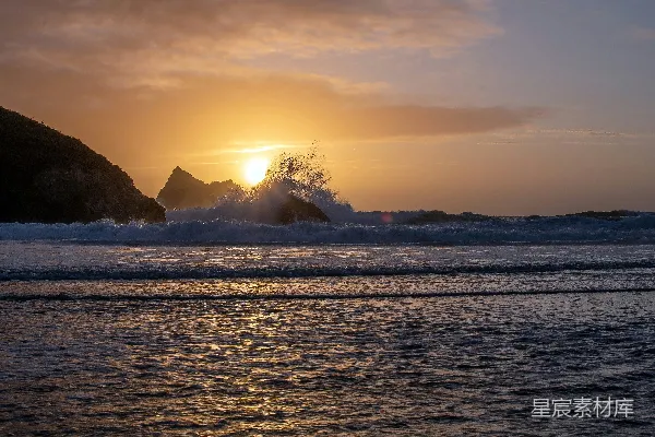 高清摄影 夕阳下的水面