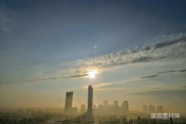 高清摄影 白天晴朗的蓝天白云下的城市天际线