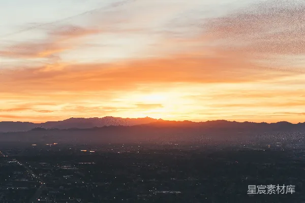 高清摄影 夕阳下的山影
