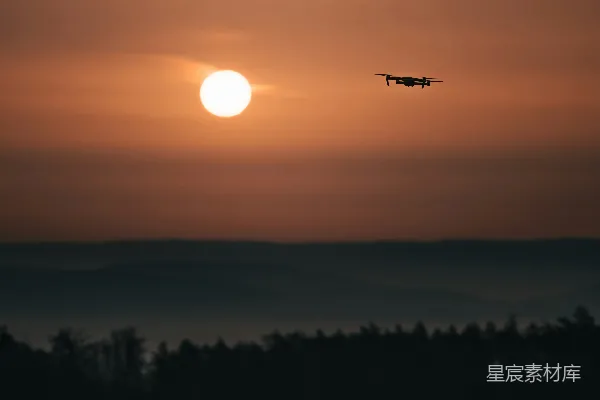 高清摄影 一架飞机在天空中飞行
