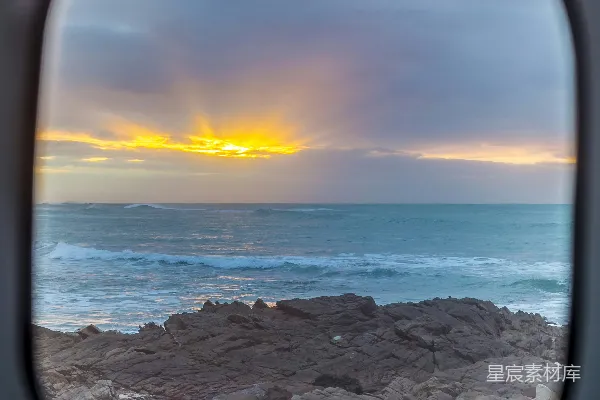 高清摄影 从窗户看到的海景