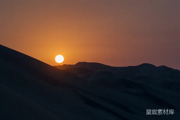 高清摄影 黄金时段的山景