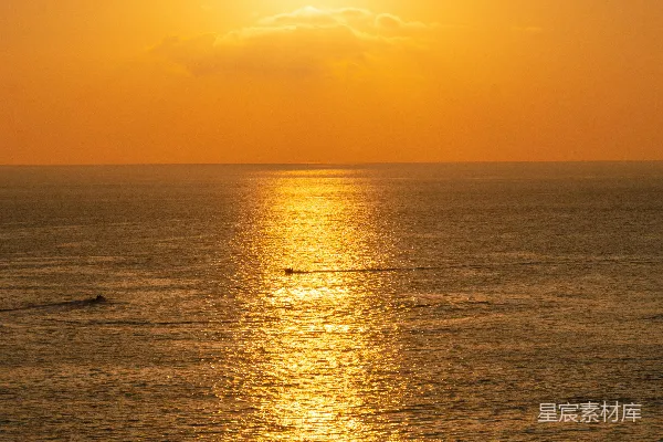 高清摄影 夕阳下的水面