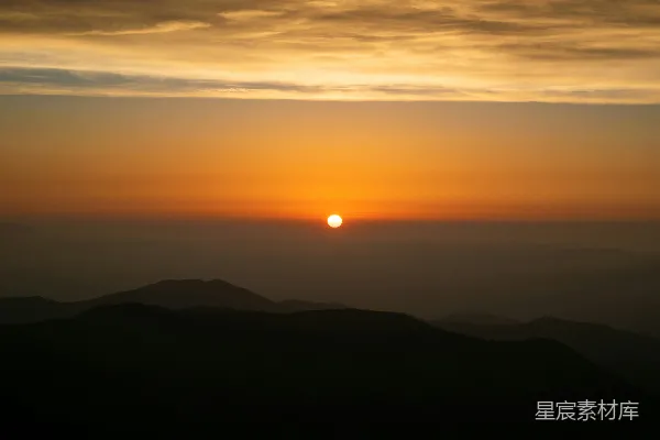 高清摄影 日落时的山脉远景