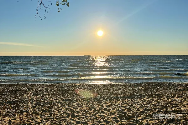 高清摄影 海滩上，夕阳西下