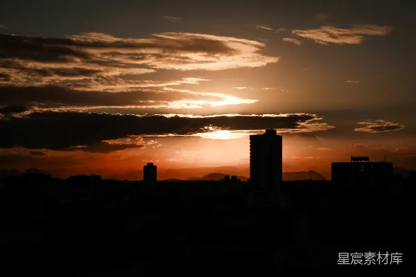高清摄影 夕阳下城市建筑的剪影