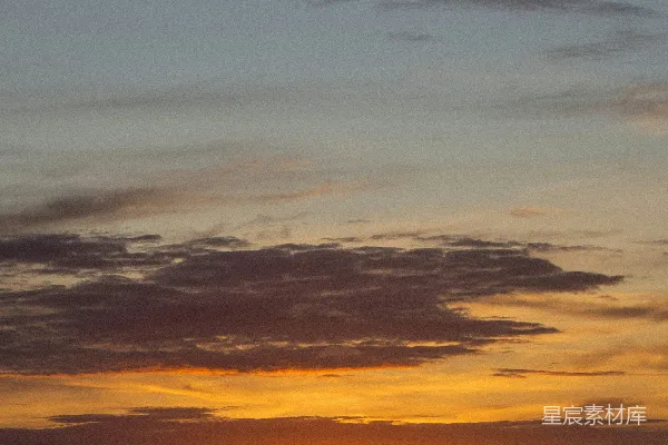 高清摄影 夕阳映照在水面上的景象