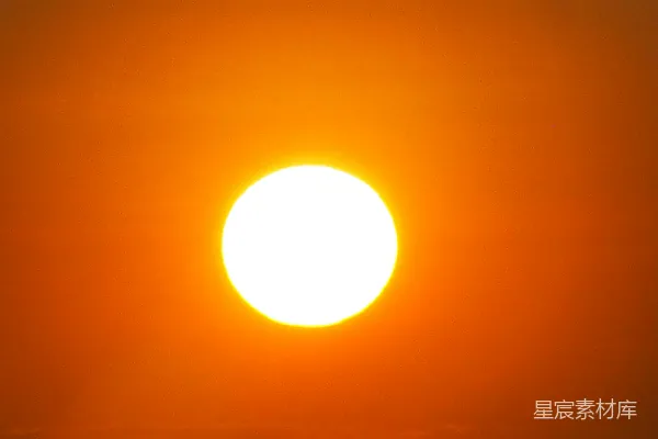 高清摄影 夕阳在地平线落下