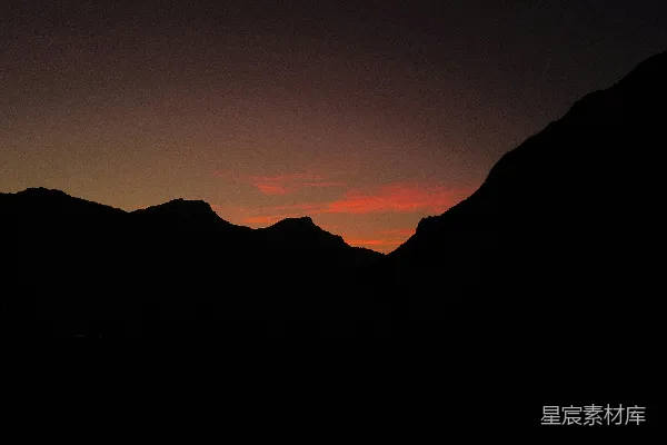 高清摄影 夕阳下的山脉
