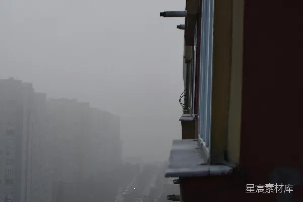 高清摄影 雾中的城市景象