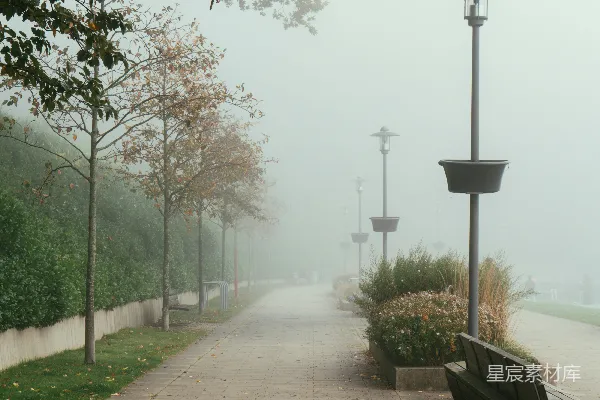 高清摄影 路边的公园长椅