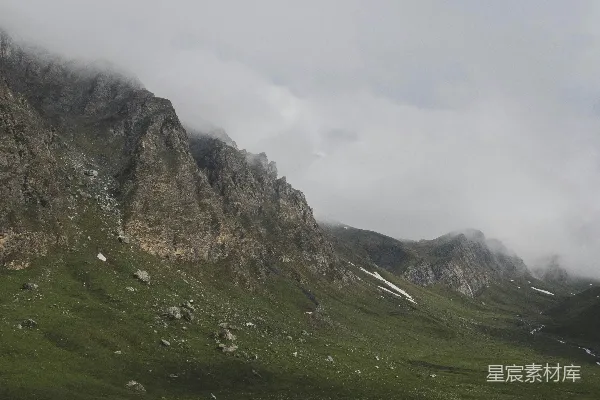 高清摄影 绿色和棕色山脉的风景摄影