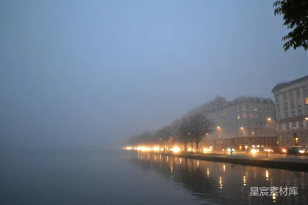 高清摄影 建筑物附近的水域在夜间