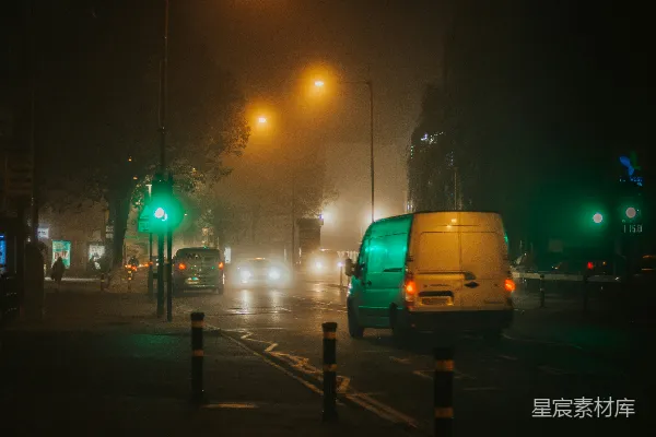 高清摄影 夜晚路上的汽车