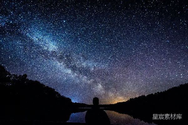 高清摄影 站在星空下的人影