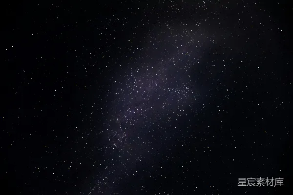 高清摄影 一片漆黑的夜空中，繁星点点