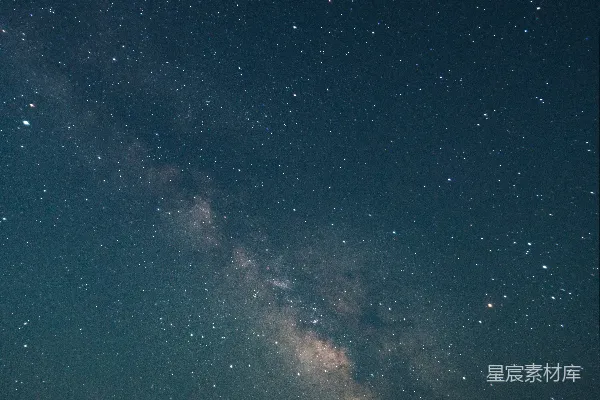 高清摄影 一个黑暗夜空中的人
