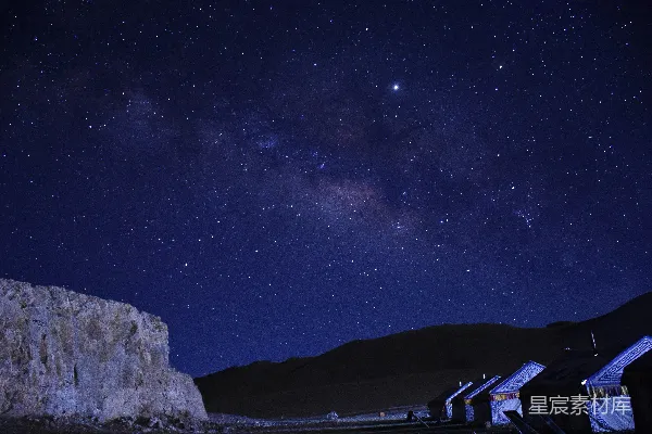 高清摄影 夜间形成的岩石结构
