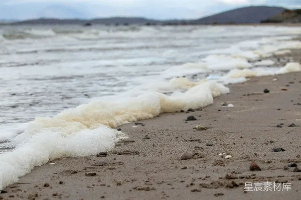 高清摄影 海浪拍打着沙滩