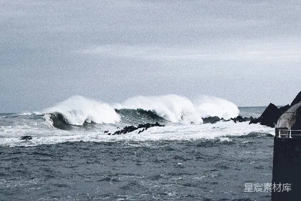 高清摄影 海浪拍打着海滩