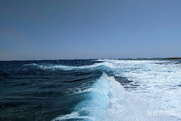 高清摄影 水面上的波浪