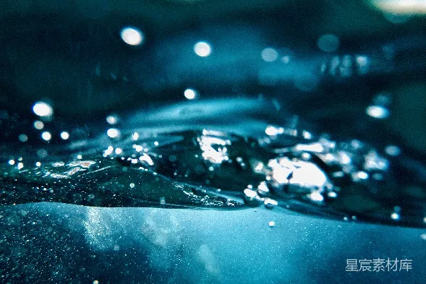 高清摄影 水面上的水滴