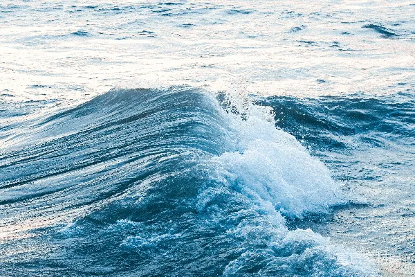 高清摄影 海浪在拍打。