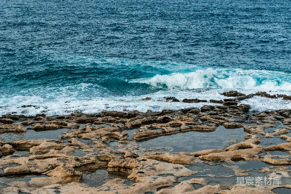 高清摄影 岩石海滩，海浪拍打