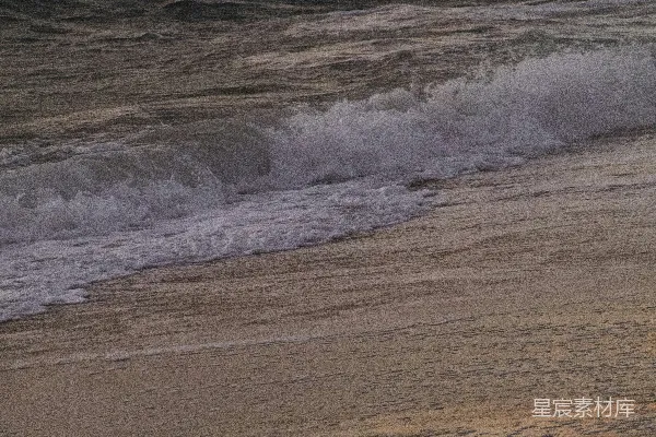 高清摄影 海浪拍打着沙滩