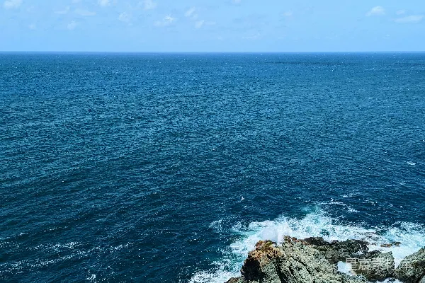 高清摄影 岩石海滩，海浪拍打