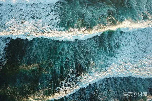 高清摄影 海浪拍打着海岸