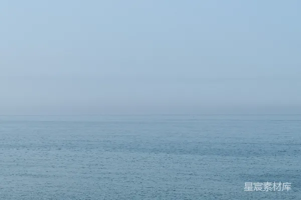 高清摄影 白日晴空下的水面