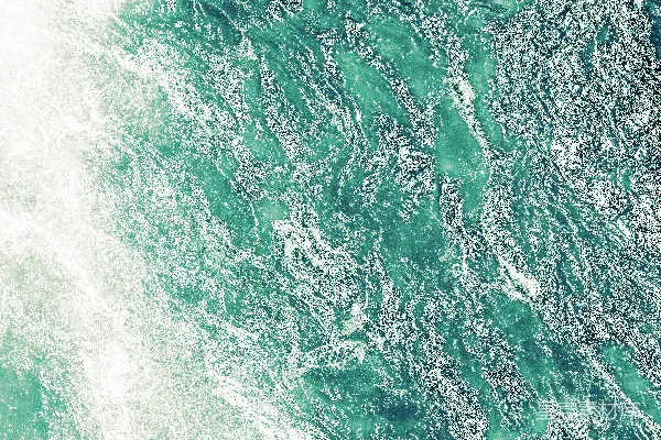 高清摄影 碧蓝的海水泛起白色的泡沫浪花。