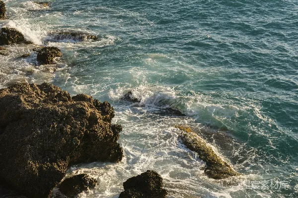 高清摄影 岩石海滩，海浪拍打