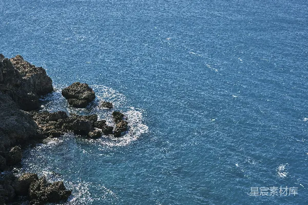 高清摄影 从悬崖上看海景