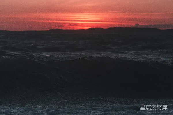 高清摄影 金光时刻的海浪